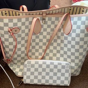 Lv purse with wallet and dust bag